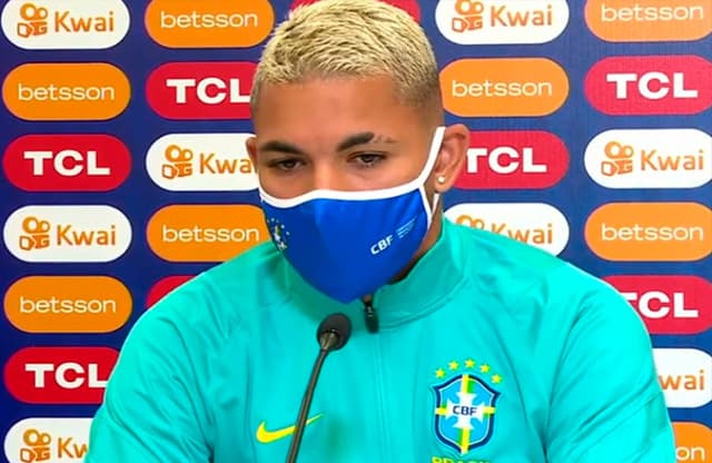 Douglas Luiz - coletiva Seleção