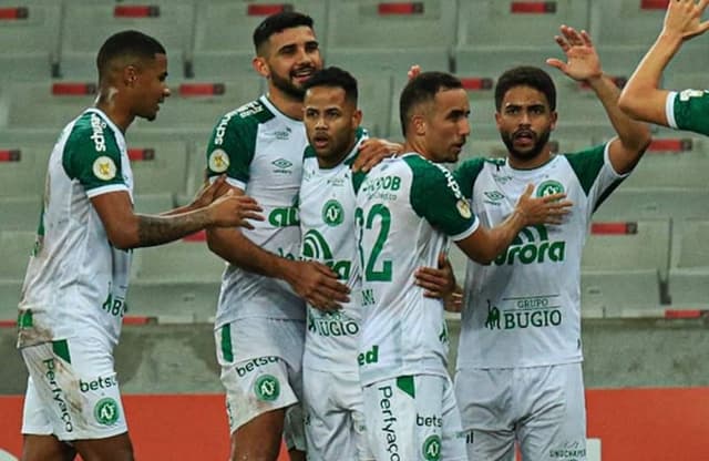 Athletico-PR x Chapecoense - Geuvânio