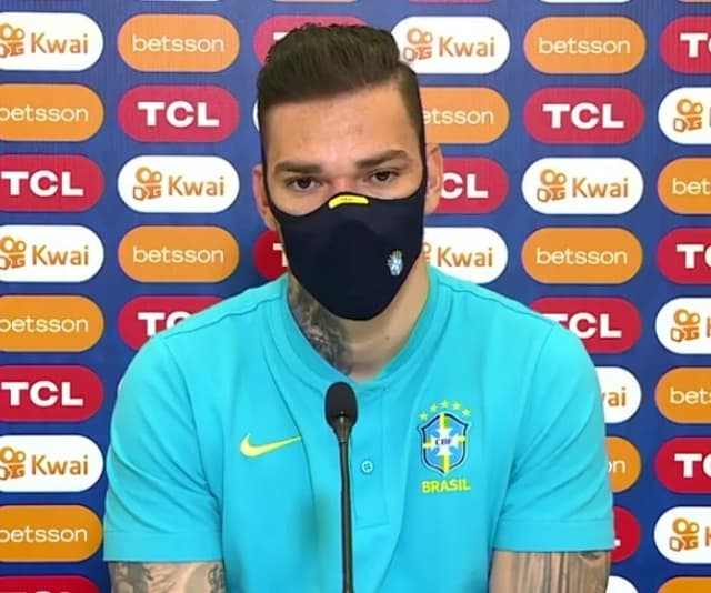 Ederson - coletiva Seleção