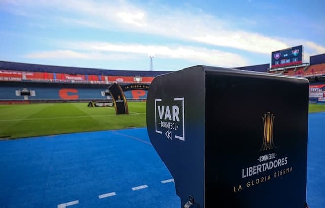 VAR - Cerro Porteño x Fluminense