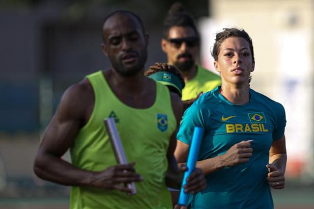 Atletas do 4x400 m misto treinam em Saitama (Foto: Wander Roberto/COB)