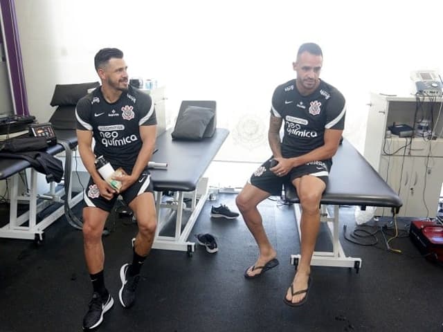 Giuliano e Renato Augusto - Treino Corinthians