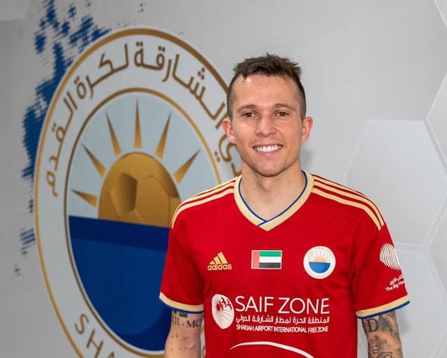 Bernard anunciado pelo Al Sharjah