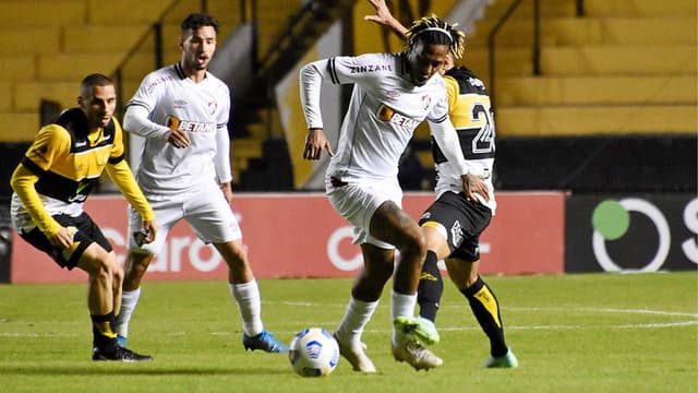 Criciúma x Fluminense - Abel Hernández