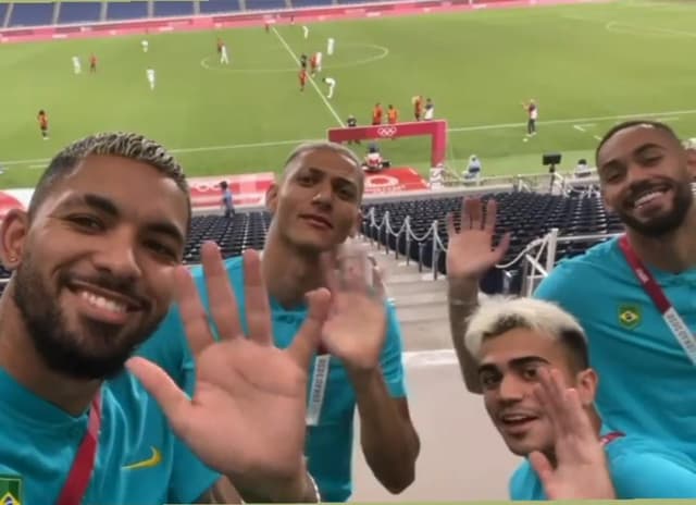 Jogadores da Seleção provocam a Argentina