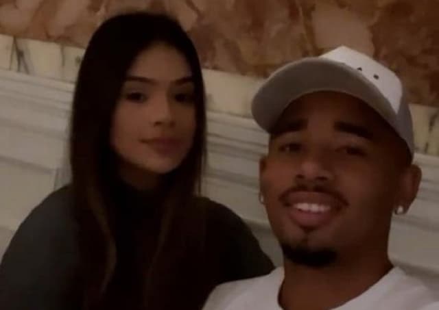 Gabriel Jesus e namorada