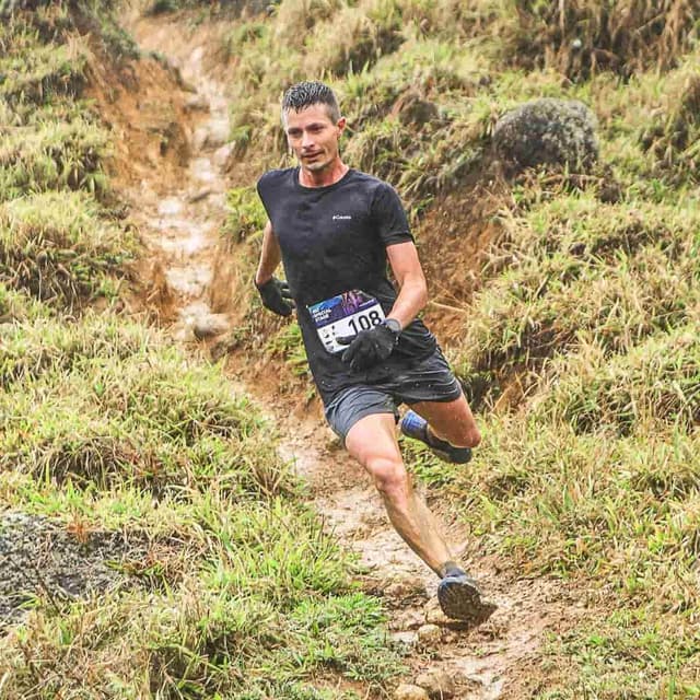 Rogério Sillvestrin vence a Rio Special Stage Caminho do Ouro One Hundred®️, em Paraty. (Foto de  Emanuel Galafassi/Divulgação)