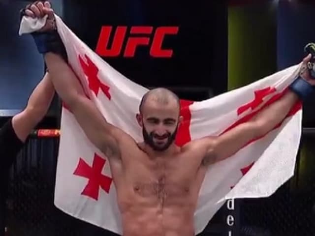 Giga conquistou a vitória mais importante da carreira até aqui no UFC (Foto: Reprodução)