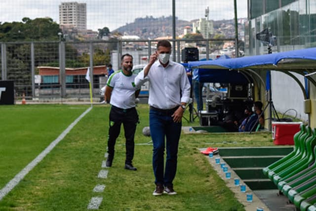 Vagner Mancini ficou muito satisfeito com o desempenho do Coelho diante do Vozão em casa