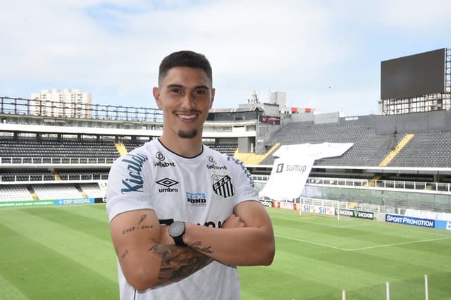 Emiliano Velazquez, reforço do Santos