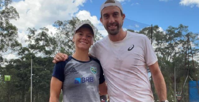 Laura Pigossi e Jordi Campos, seu técnico