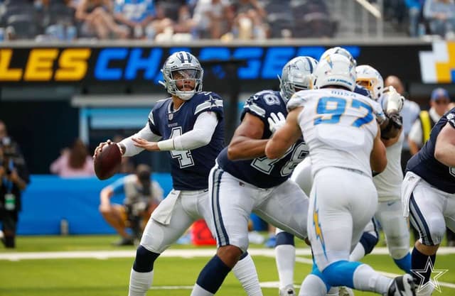 Dak Prescott venceu a primeira partida na temporada