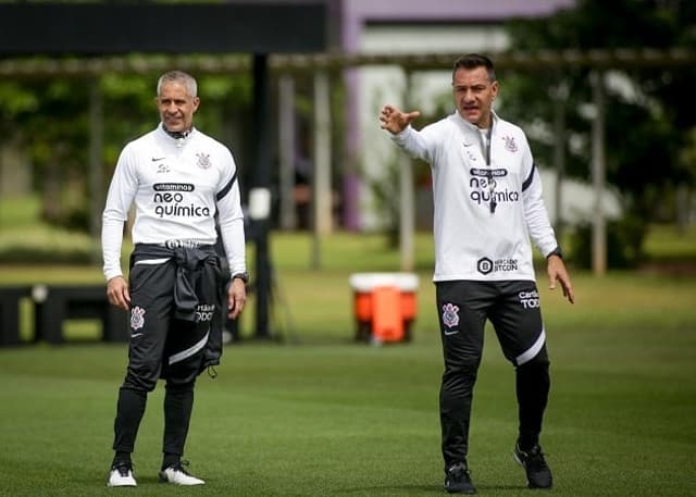 Sylvinho e Doriva - treino do Corinthians