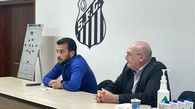 Edu Dracena é apresentado ao elenco