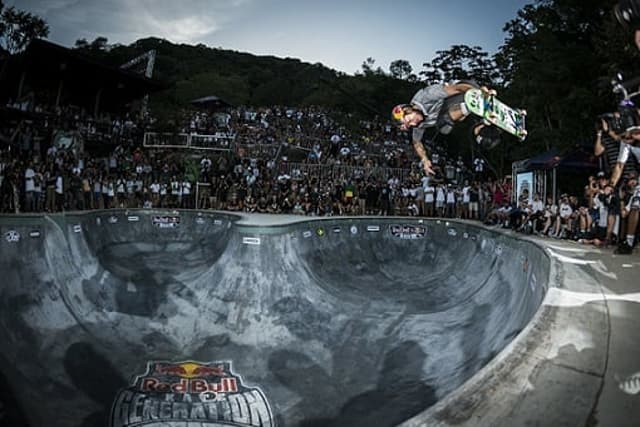 Pedro Barros levanta o público com bela manobra durante o Red Bull Skate Generation, em Florianópolis (Crédito: Marcelo Maragni/Red Bull Content Pool)