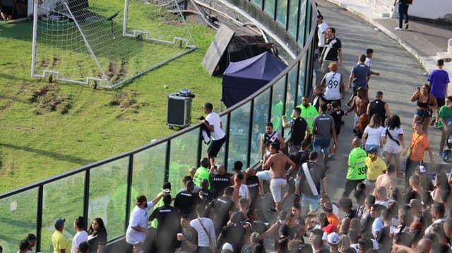 Torcida Vasco - Expulsão Leo Matos