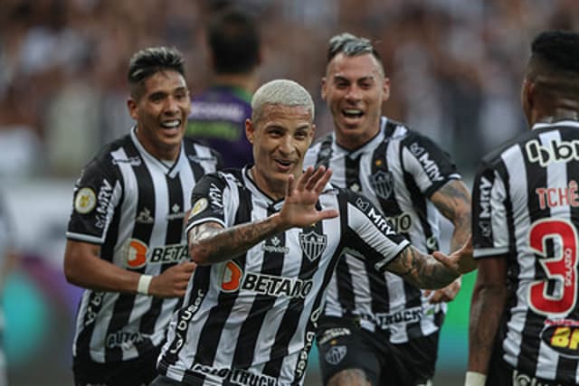 Guilherme Arana abriu o placar no Mineirão e o caminho do Galo para vencer o Fortaleza