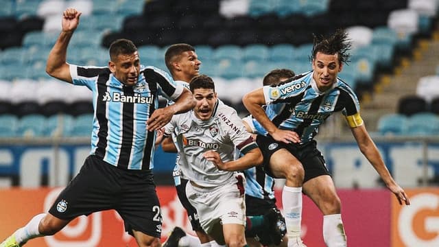 Grêmio x Fluminense - Nino e Diego Souza