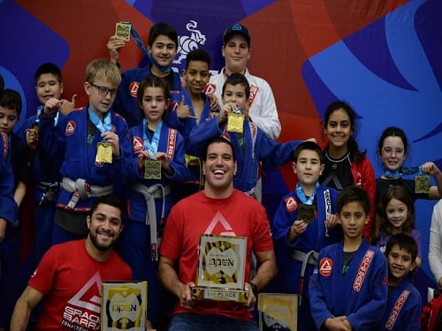 Fabio Gigante vem realizando trabalho de metodologia infantil na Gracie Barra Cedar Park (Foto: Arquivo Pessoal)