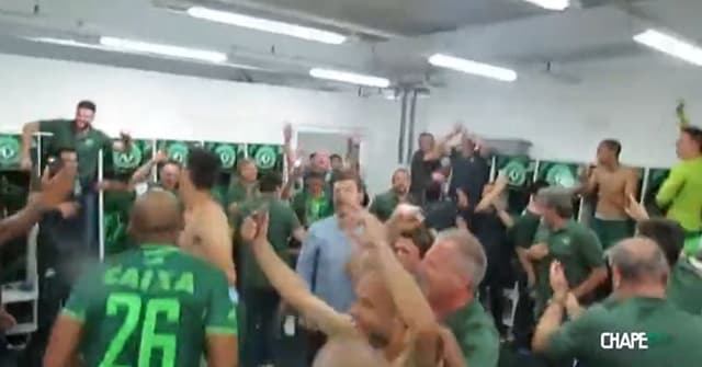 Festa no vestiário da Chapecoense em 2016