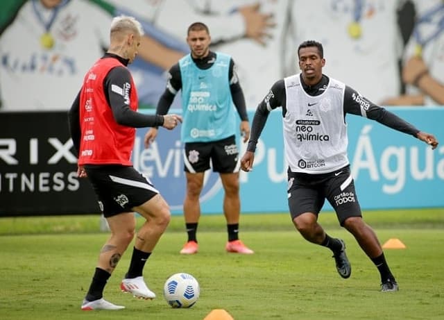 Treino do Corinthians - Róger Guedes e Jô - 24-11