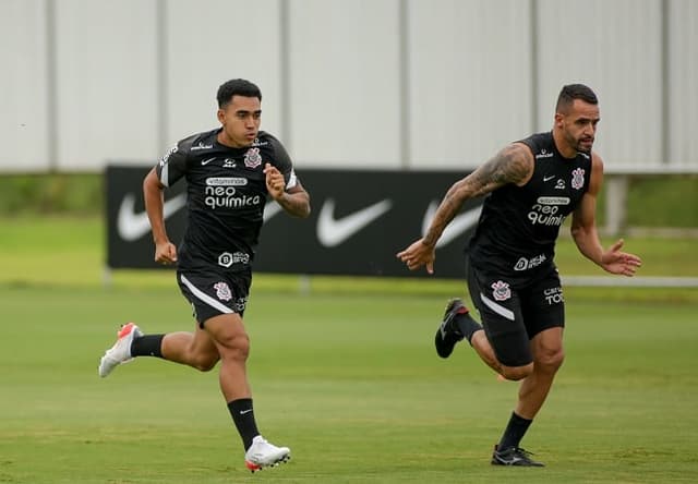 Treino do Corinthians - Du Queiroz e Renato Augusto - 9-11