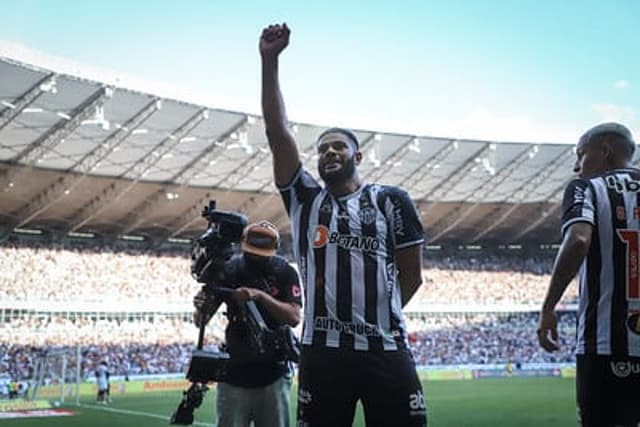 O Rei do Galo foi homenageado por Hulk  e "liberou" o grito de campeão para o atleticano