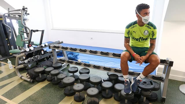 Marcos Rocha, cujo vínculo com o Palmeiras acaba no final do ano, durante a reapresentação do Palmeiras nesta quarta