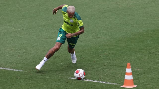 Deyverson tteina nesta quinta, na Academia de Futebol