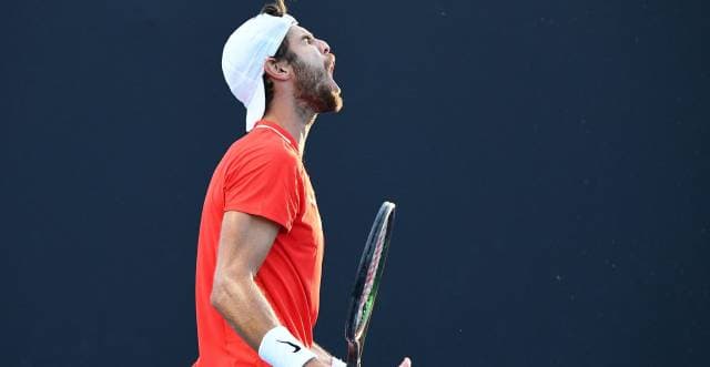 Karen Khachanov vibra em vitória no Australian Open