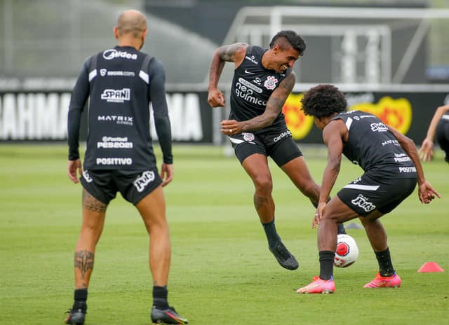 Paulinho e Willian - Treino Corinthians