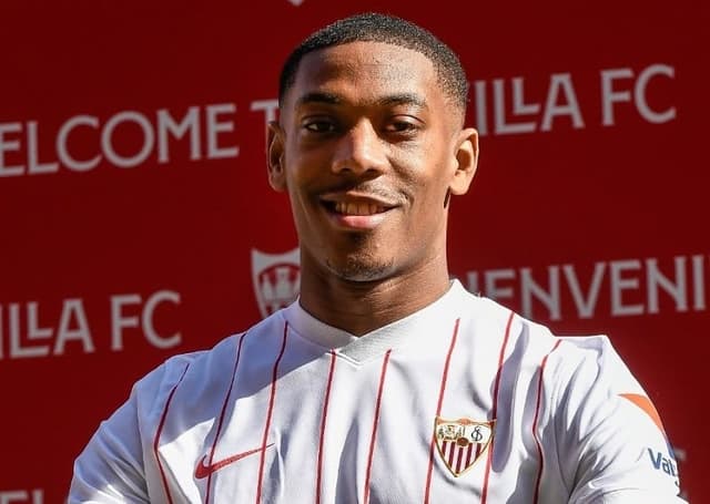 Anthony Martial apresentado no Sevilla