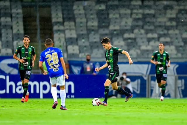 O América venceu o Cruzeiro por 2 a 0, na noite desta quarta-feira