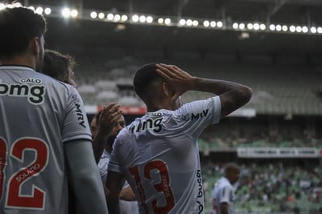 Guilherme Arana abriu o caminho par ao triunfo atleticano no clássico contra o América-MG