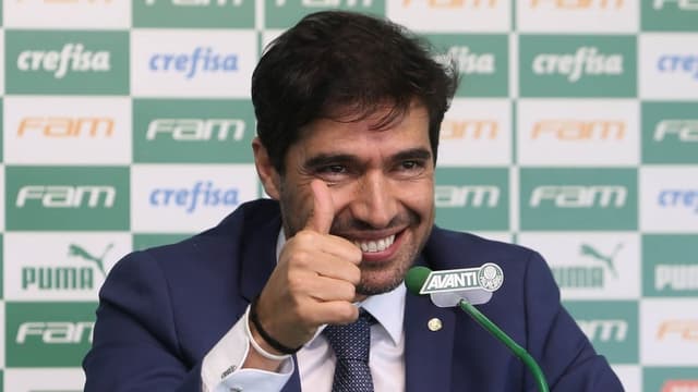 Abel Ferreira alcança a marca de 100 jogos no comando do Palmeiras