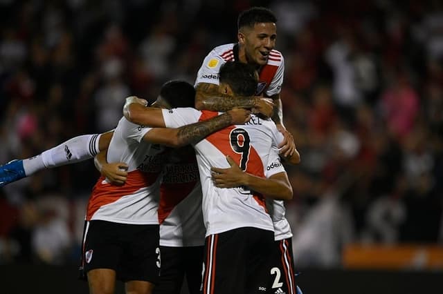 Newell's Old Boys x River Plate