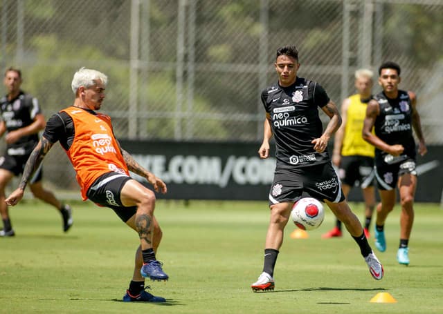 Treino Corinthians - Fagner, Mantuan e Du Queiroz