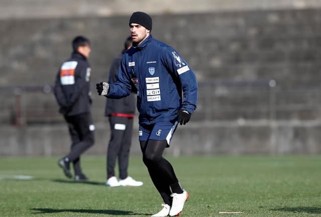 Felipe Vizeu em treino do Yokohama FC