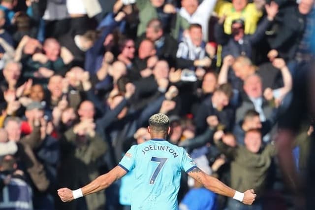 Brentford x Newcastle - Joelinton