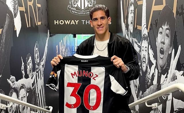 Santiago Muñoz quando foi anunciado pelo Newcastle