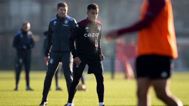 Philippe Coutinho e Steven Gerrard - Aston Villa