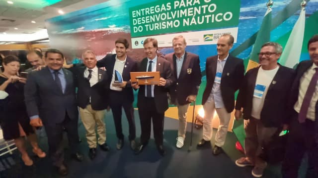 Nomes da vela se reuniram com o governo em evento do Ministério do Turismo (Foto: Divulgação)