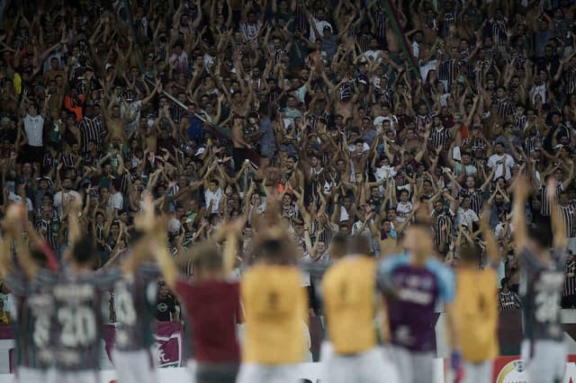 Fluminense x Olimpia - grupo e torcida