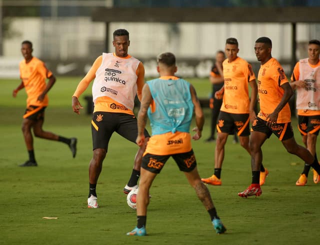 Treino Corinthians - Jô, Cantillo, Jonathan Cafu