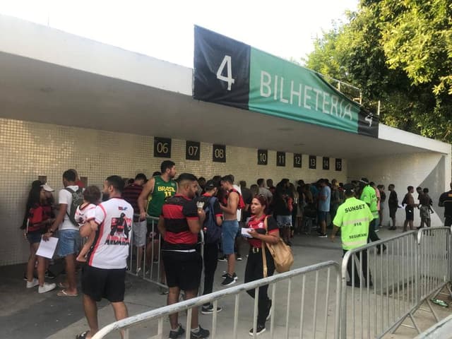 Fila no Maracanã - Vasco x Flamengo