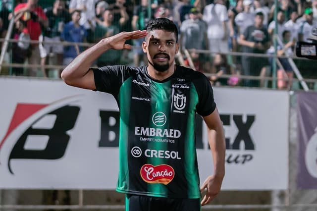 Ronald vem se destacando no Campeonato Paranaense pelo Maringá (Foto: Divulgação)