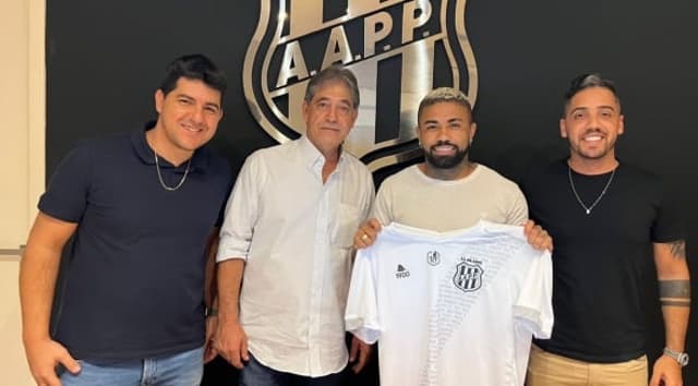 Douglas Santos chega a Ponte Preta