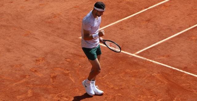 Grigor Dimitrov vibra em vitória contra Casper Ruud