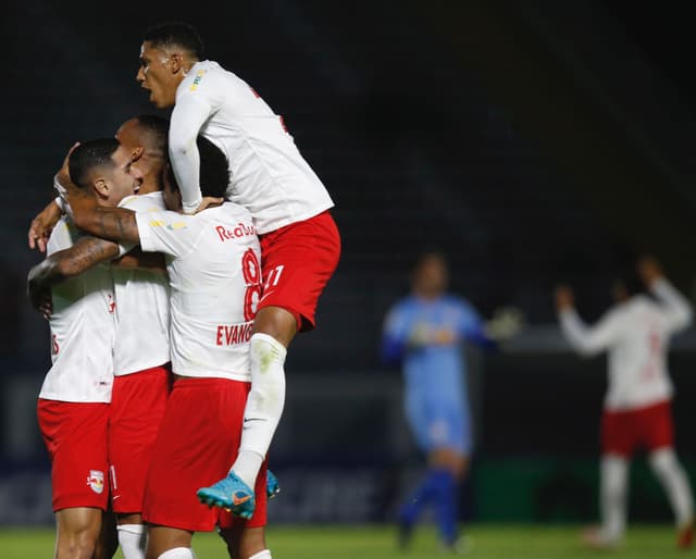 Bragantino vitória Atlético-GO