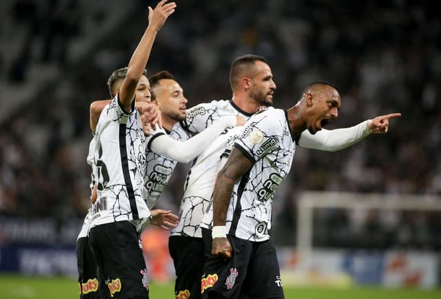 Corinthians x Avaí - Adson, Maycon, Renato Augusto, Raul Gustavo